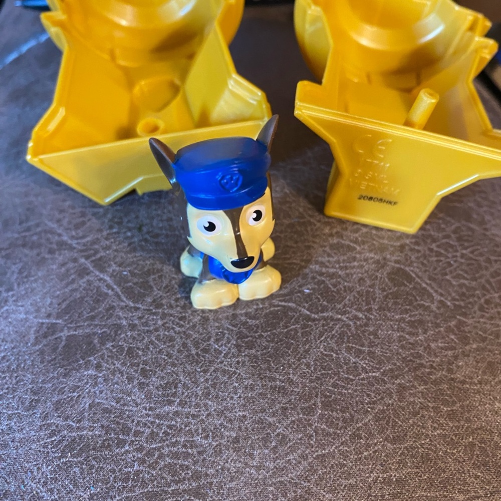 New - Paw Patrol Mini figures chase.